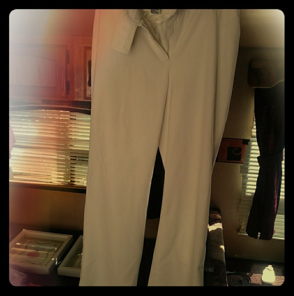 White dress pants size 4
